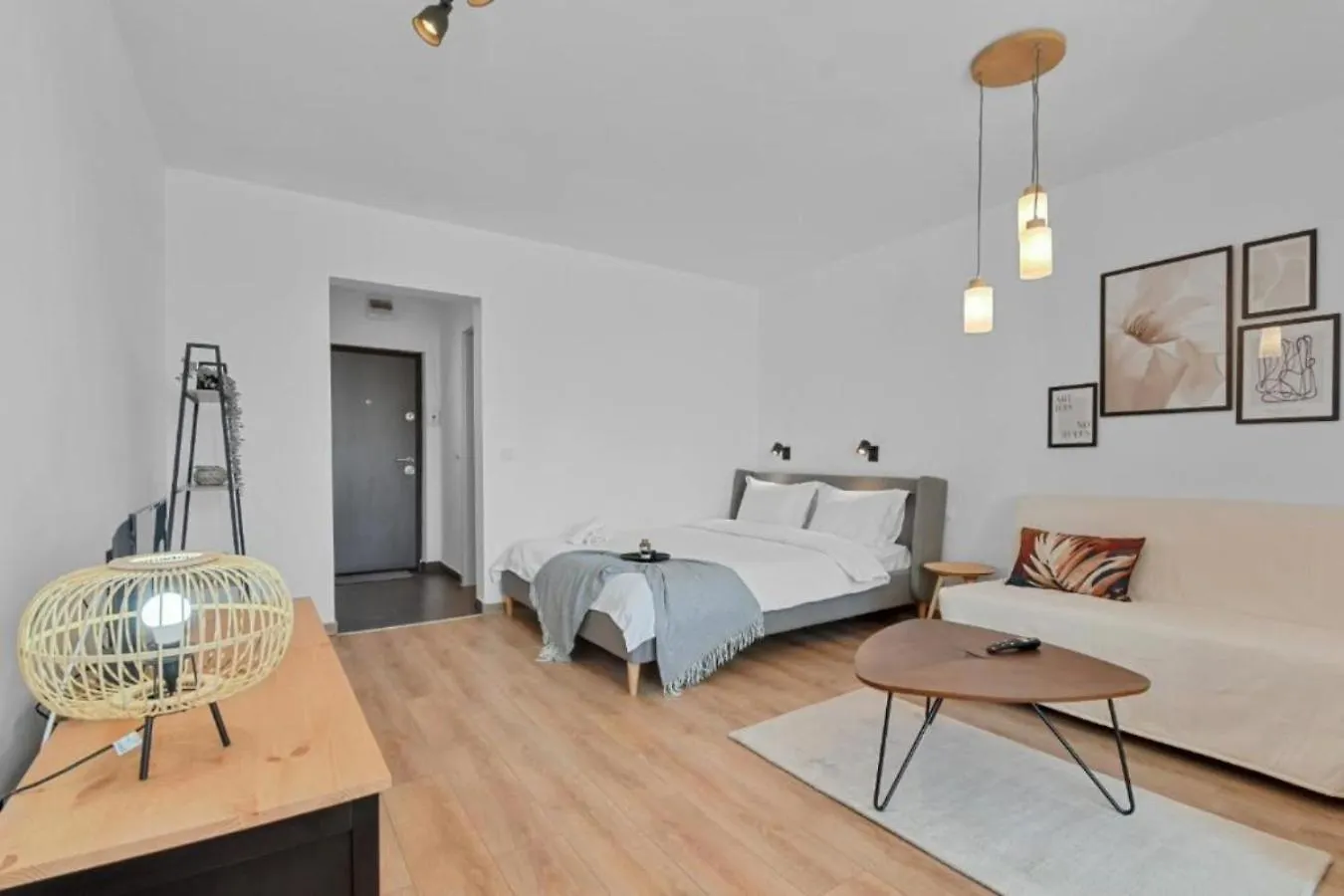 Apartment Serene Retreat - Beautifully Designed Studio Bucharest