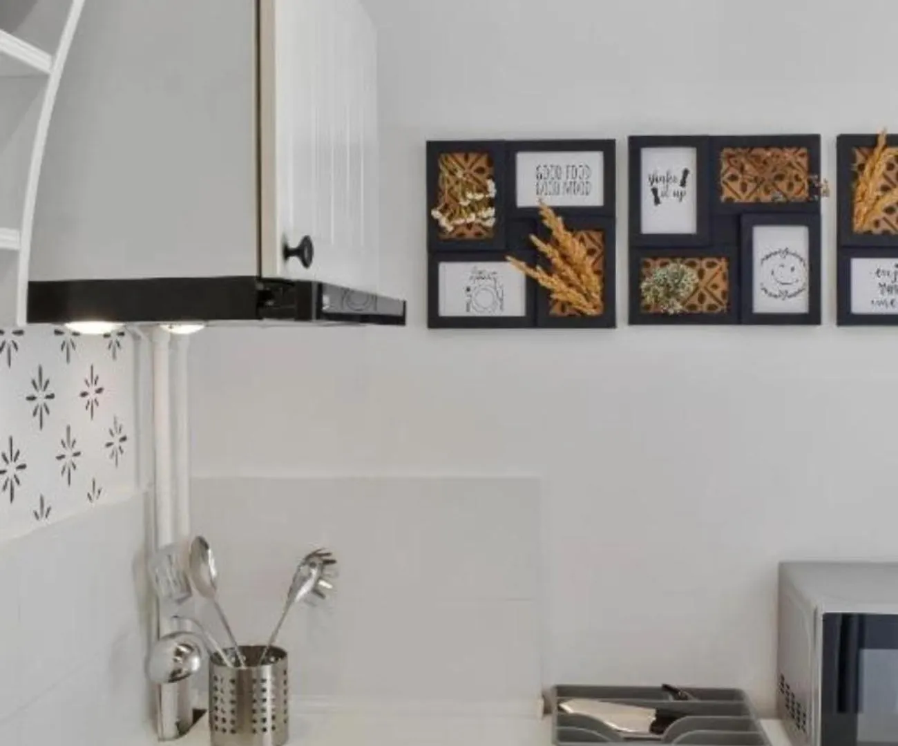 Apartment Serene Retreat - Beautifully Designed Studio Bucharest Romania