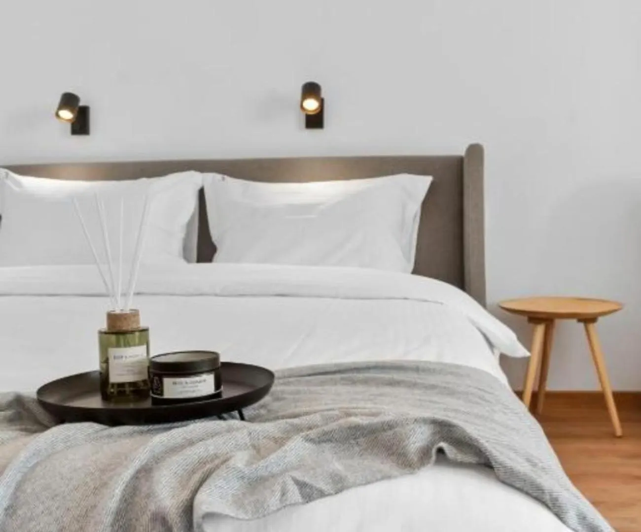 Serene Retreat - Beautifully Designed Studio Bucharest Apartment